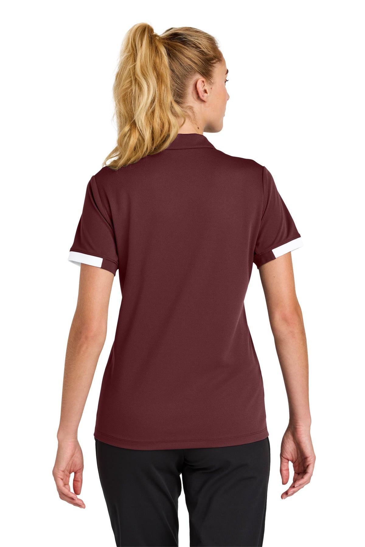 #color_maroon/ white