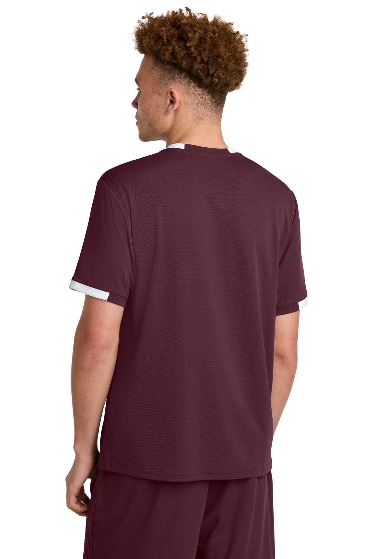 #color_maroon/ white