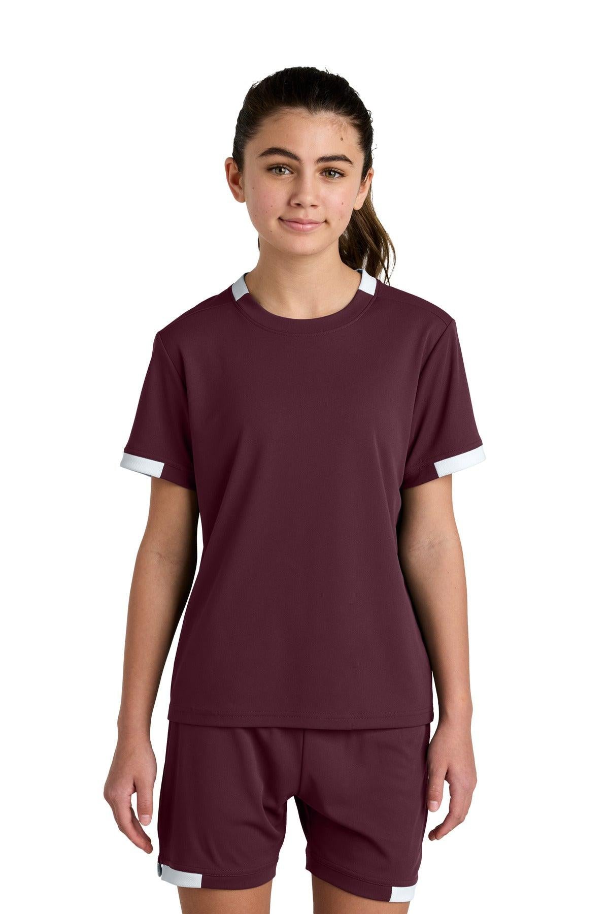 #color_maroon/ white