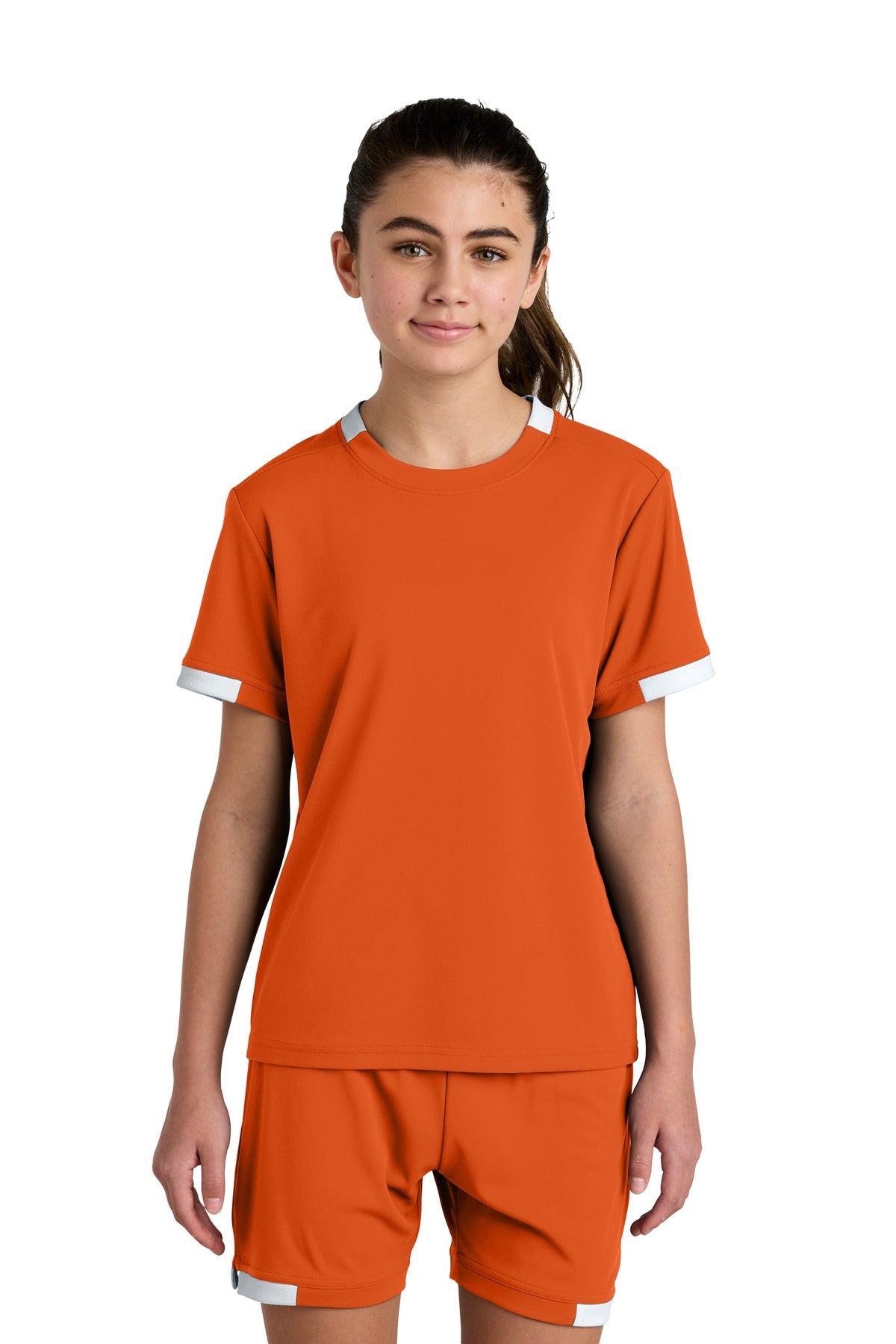 #color_deep orange/ white